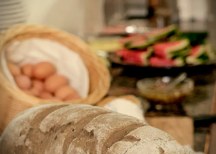 Bay Hotell Perissa (Santorini)