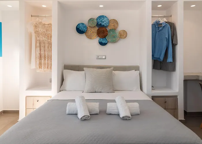 Bay Hotell Perissa (Santorini)