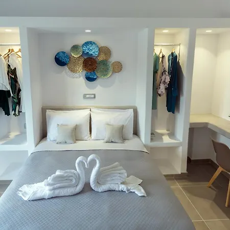 Bay Hotel Perissa (Santorini)