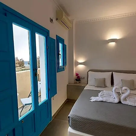Bay Hotel Períssa