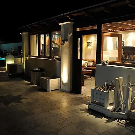 Otel Bay Perissa (Santorini)