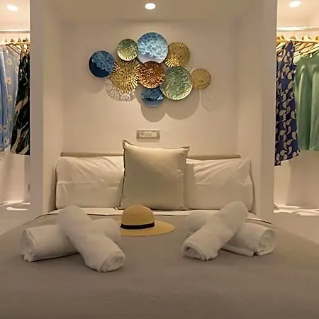 Bay Otel Perissa (Santorini)