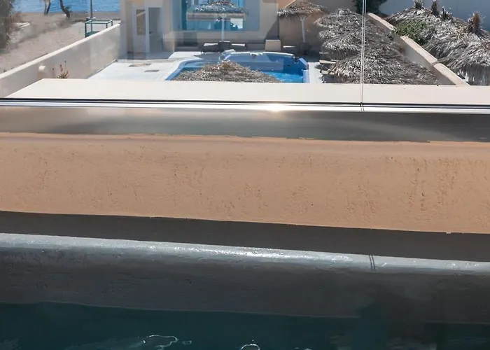 Bay 3* Perissa (Santorini)