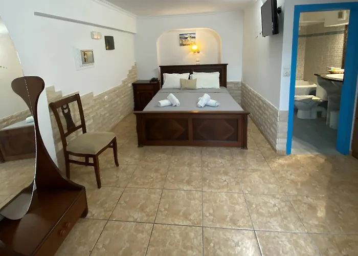 Bay Perissa (Santorini)