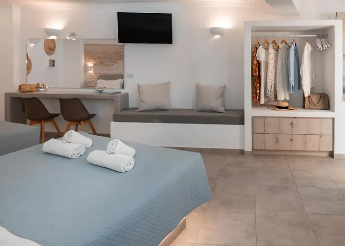 Bay 3* Perissa (Santorini)