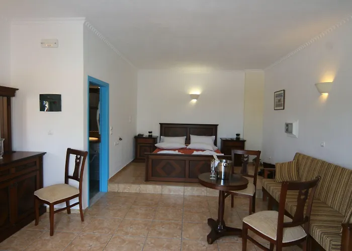 Bay Hotel Perissa (Santorini)